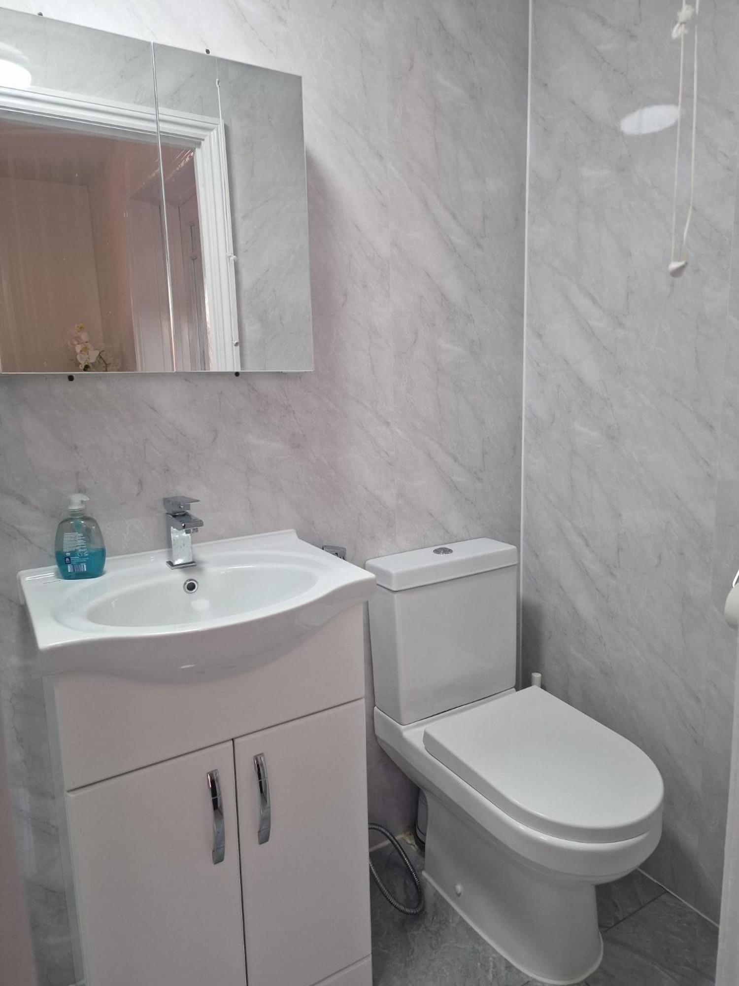 Studio Flat On Straight Road, Harold Hill, Havering Exterior foto